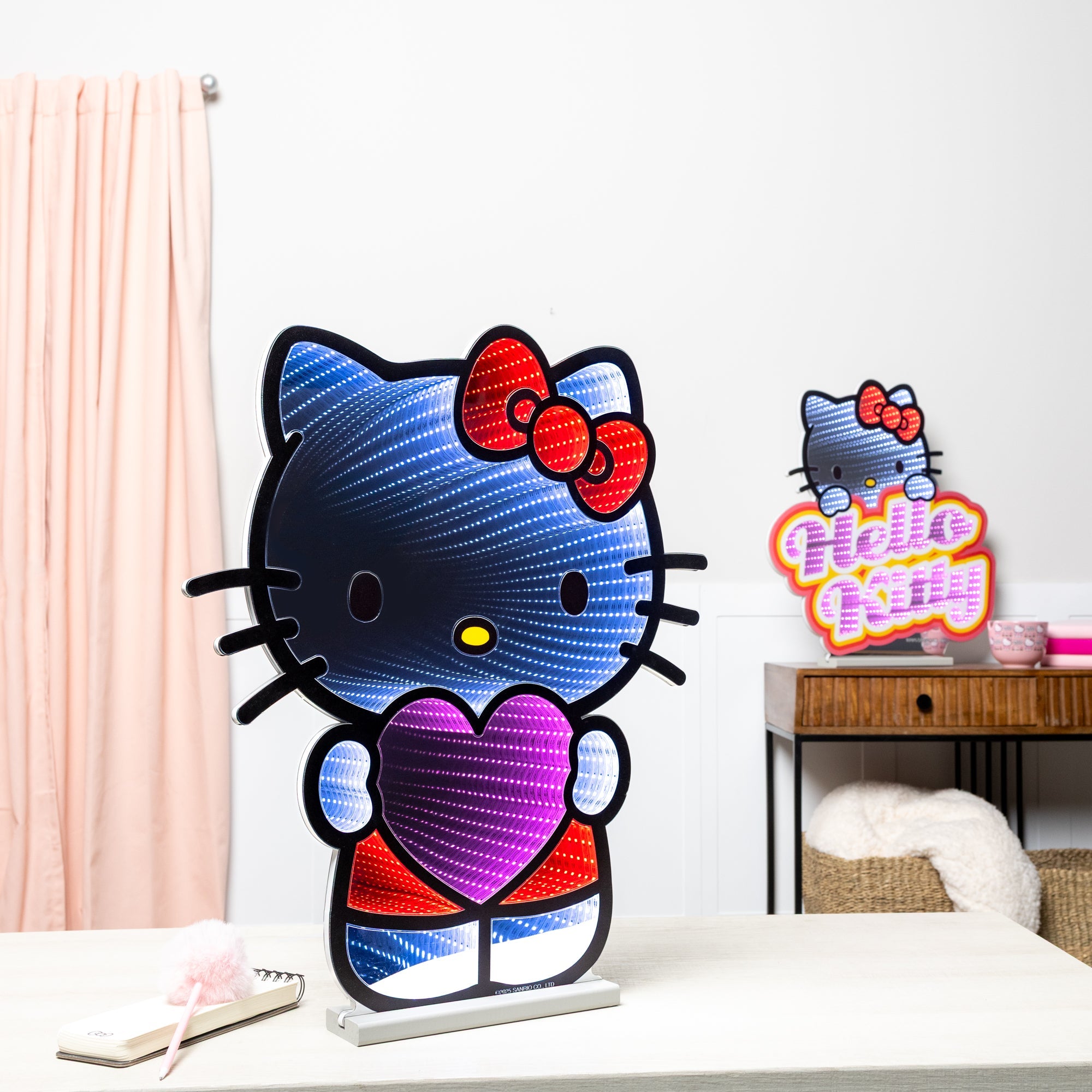 Hello Kitty 24 Heart Decorative Ekkolight Infinity Light - Image 2