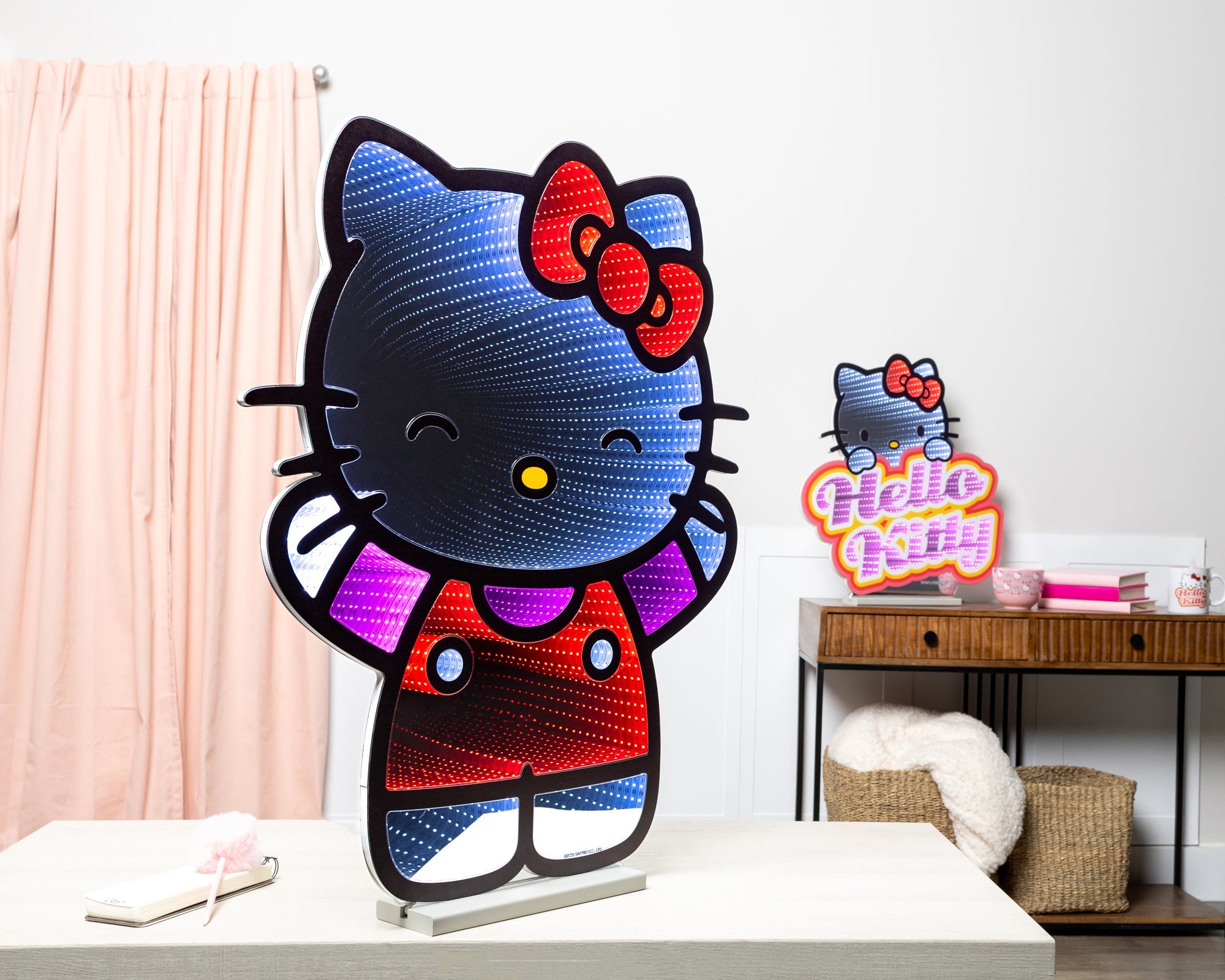 Hello Kitty 32 Classic Decorative Ekkolight Infinity Light - Image 2