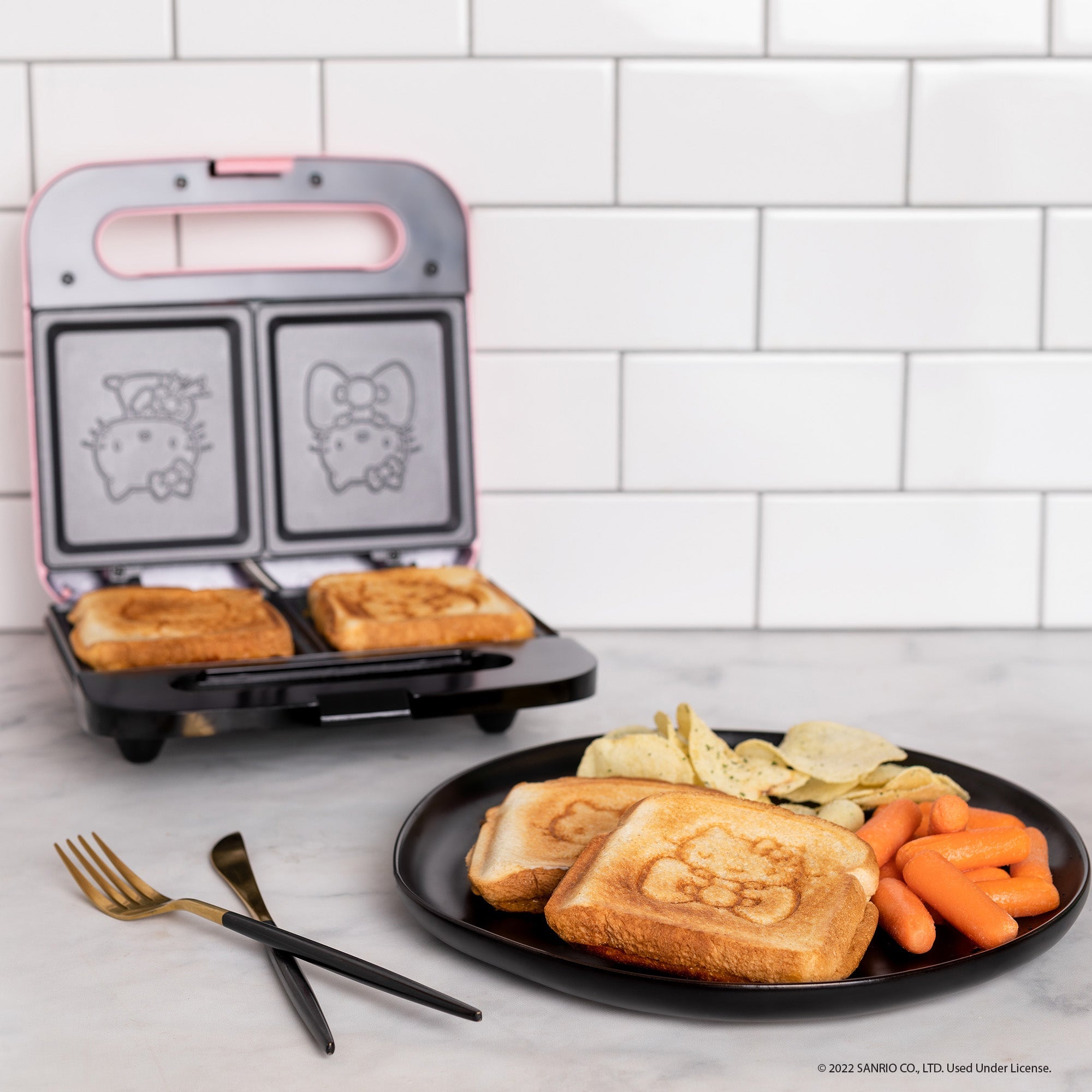 Hello Kitty Bow Sandwich Maker (Pink) - Image 3