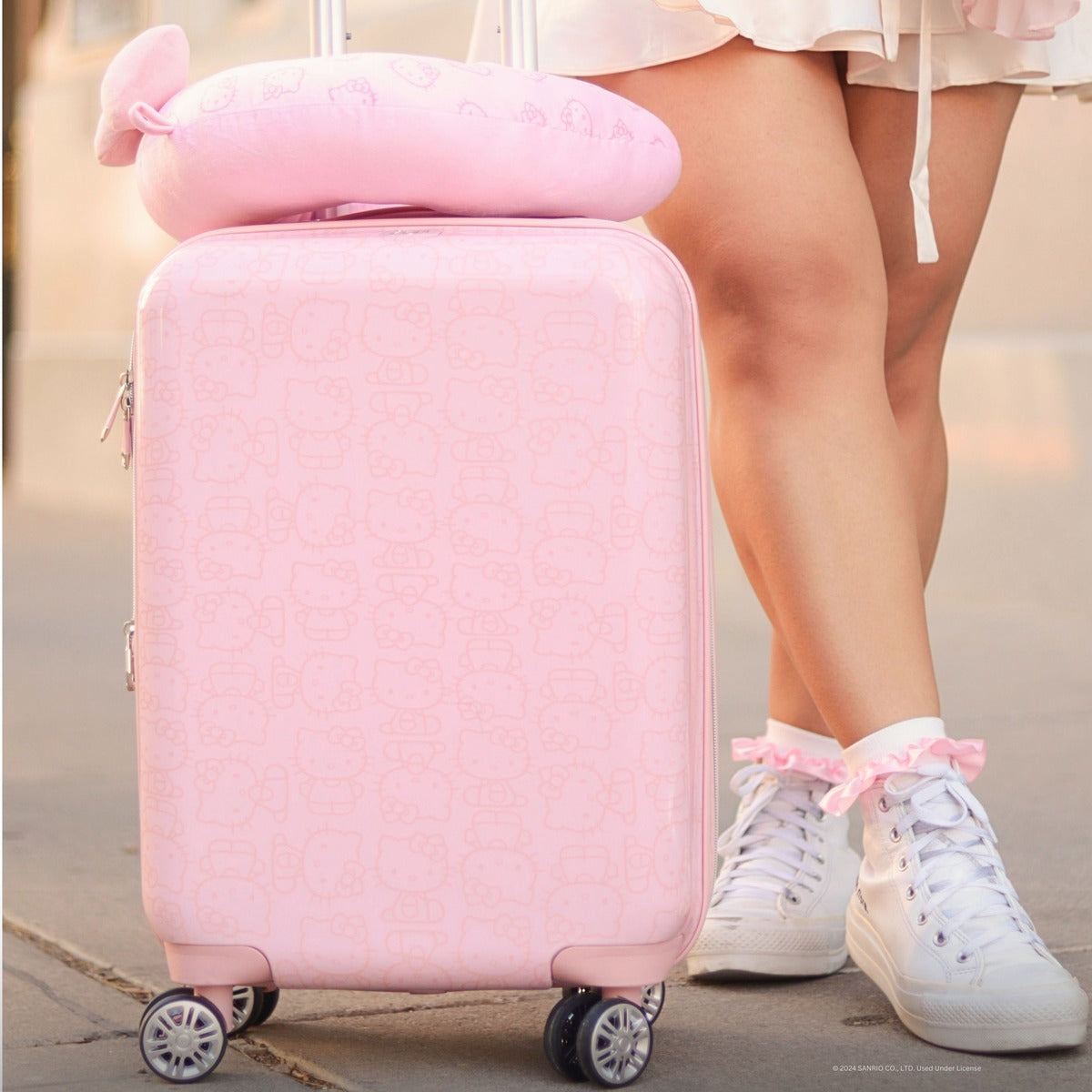 Hello Kitty x FUL 29.5 Pose Hardshell Luggage (Pink) - Image 2