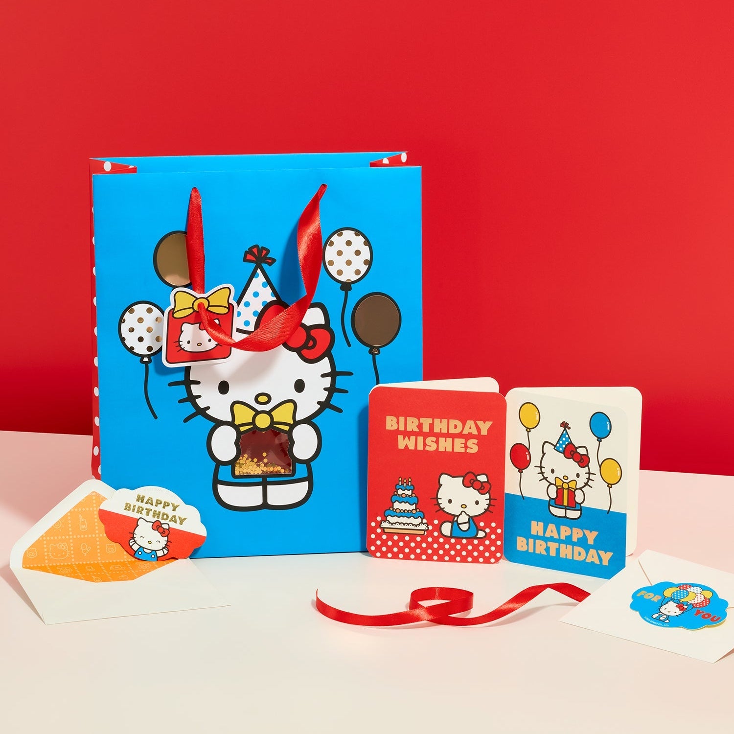 Hello Kitty x Studio Oh! Retro Red Balloons Gift Bag (Large) - Image 3