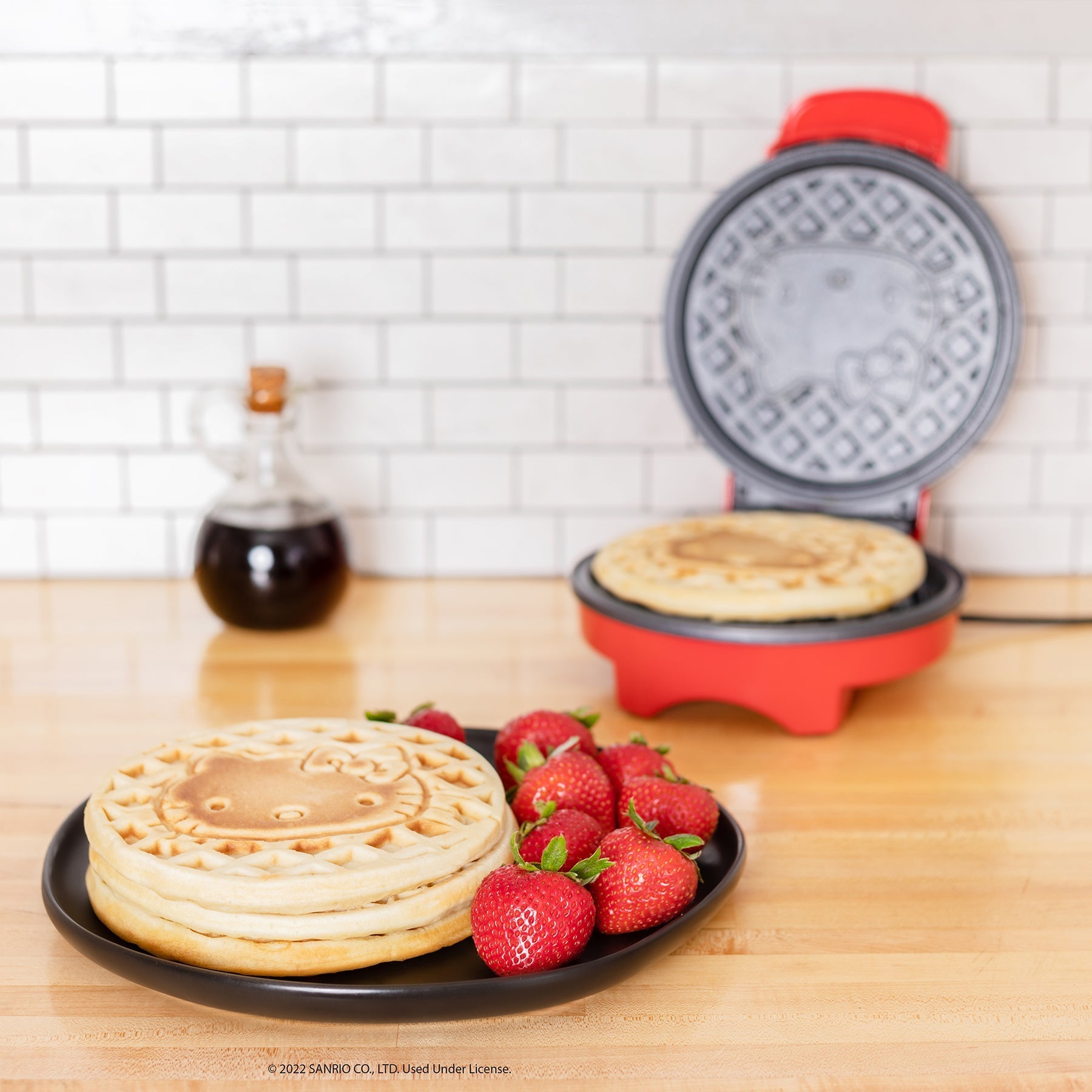Hello Kitty Classic Waffle Maker (Red) - Image 3